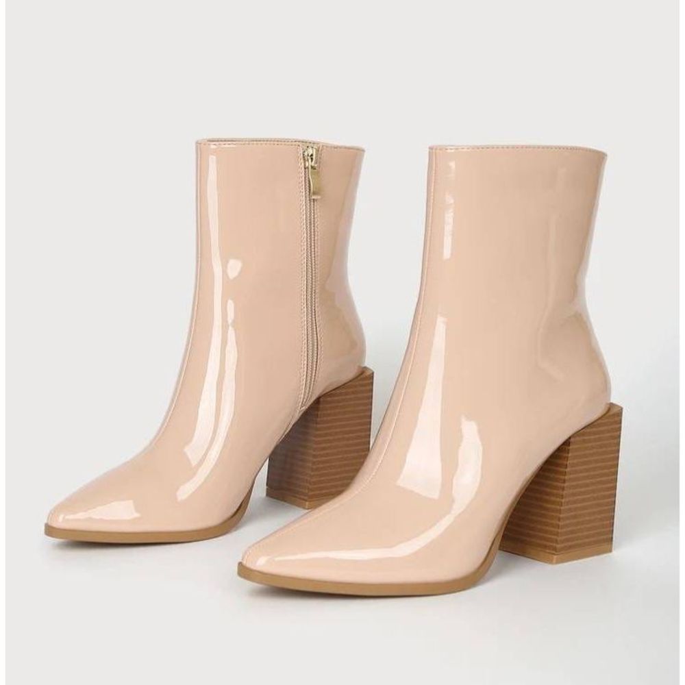 Lulus Dawnn Light Nude Patent Pointed Toe Block Heel Ankle Booties Size 7.5 - Picture 1 of 6